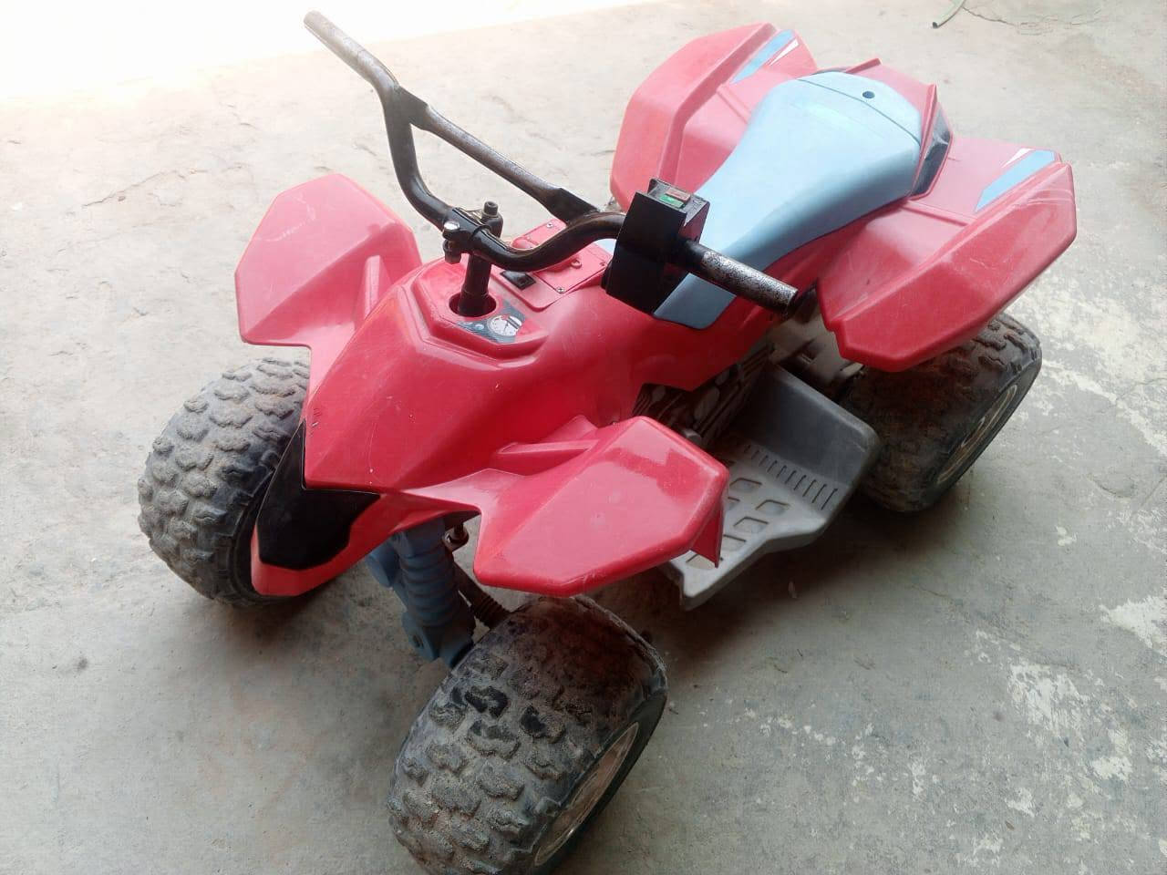 سلام عليكم سيارة 🚗 اطفال تتحمل ٣ اطفال شحن 🔋⚡ قويه وحلو
السعر ١٥٠ وبيهة مجال  كربلاء ***********
