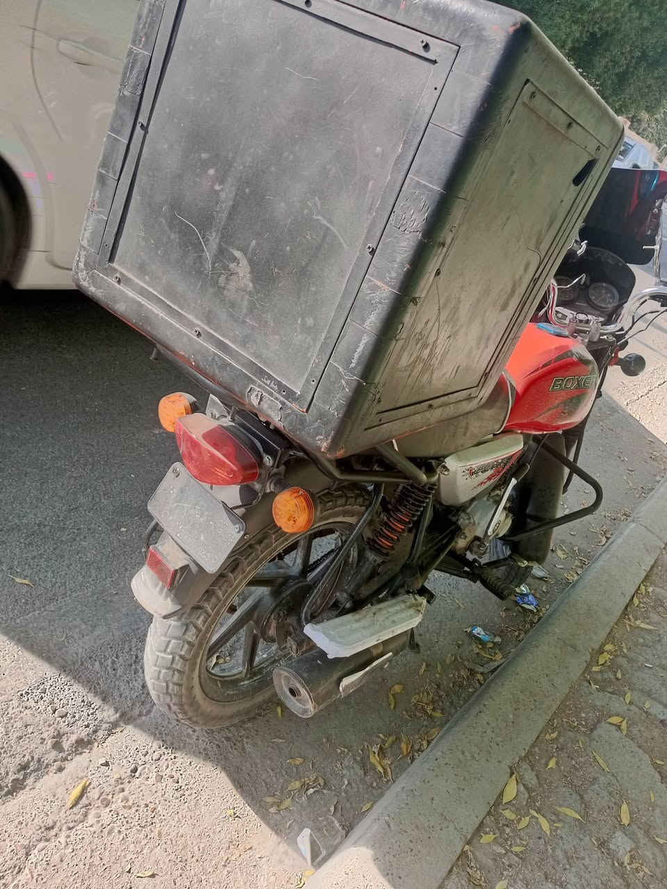 بوكسر جبلي ٢٣للبيع نكره سلف تجفيت جديد قبل خمس ايام كهربائيات شغاله دراجه كامله مابيه نقص مكاني بغداد علي الصالح السعر 850 
***********
