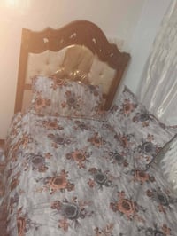 تخت • خشب زان • نضيف