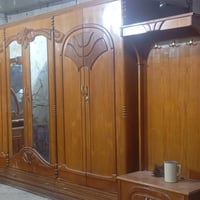 غرفه • طابقين • كومدي منفصل