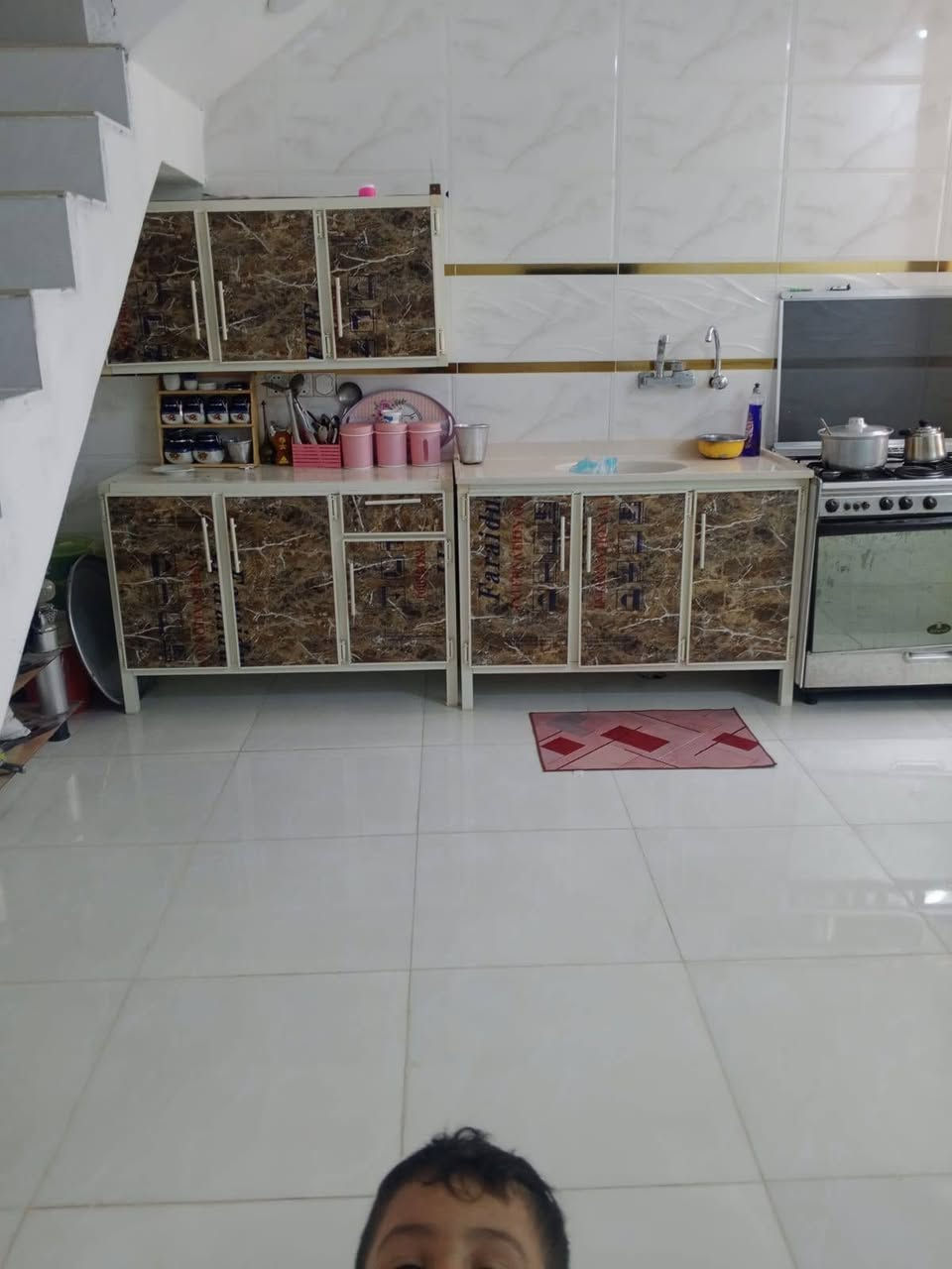 السلام عليكم دار للبيع طابو ملك صرف مساحته 100متر,كله سيراميك للباب للاستفسار الاتصال ***********
