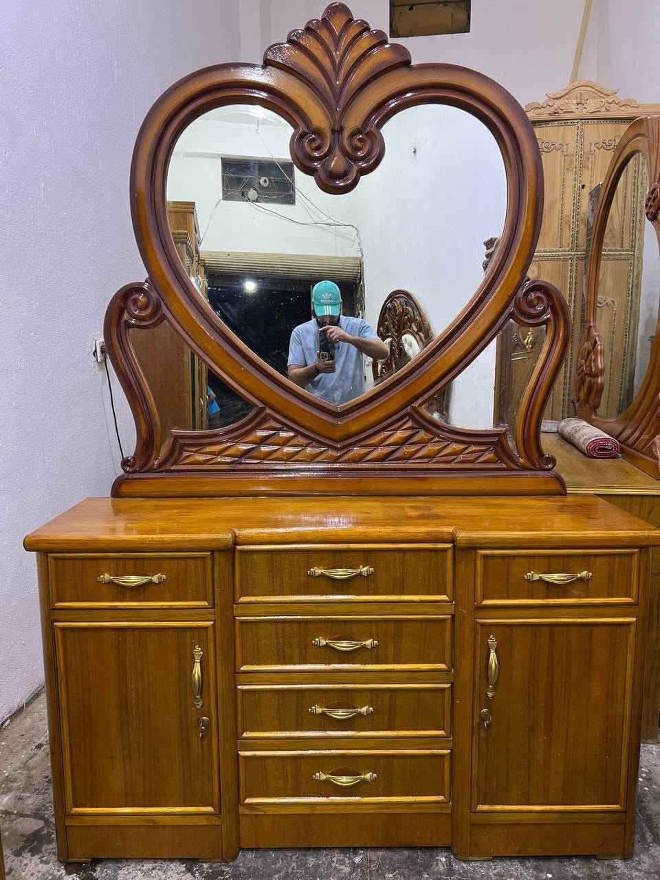 💜معرض حبوش 💜

                  بسم الله الرحمن الرحيم 

جهزت غرفه درجه اولى دزاين كلاسك ٦ ملحق 
الكنتور الوجه ماله ٦ ملم والداخل صاج ٤ ملم 
الظهر جرجوبه فريم ضب براغي داخليه يعني داخل اطار الكنتور 
الغرفه اكثر من ٦ قطع 

الغرفه فوووووول نظيفه اخت الجديده 

للحجز والاستفسار خاص او الاتصال او واتساب 

     ☎☎☎*********** ☎☎☎
