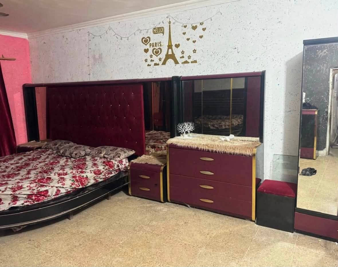 غرفه نوم للبيع تركيا حجم كبير الدوره ابو دشير ***********
