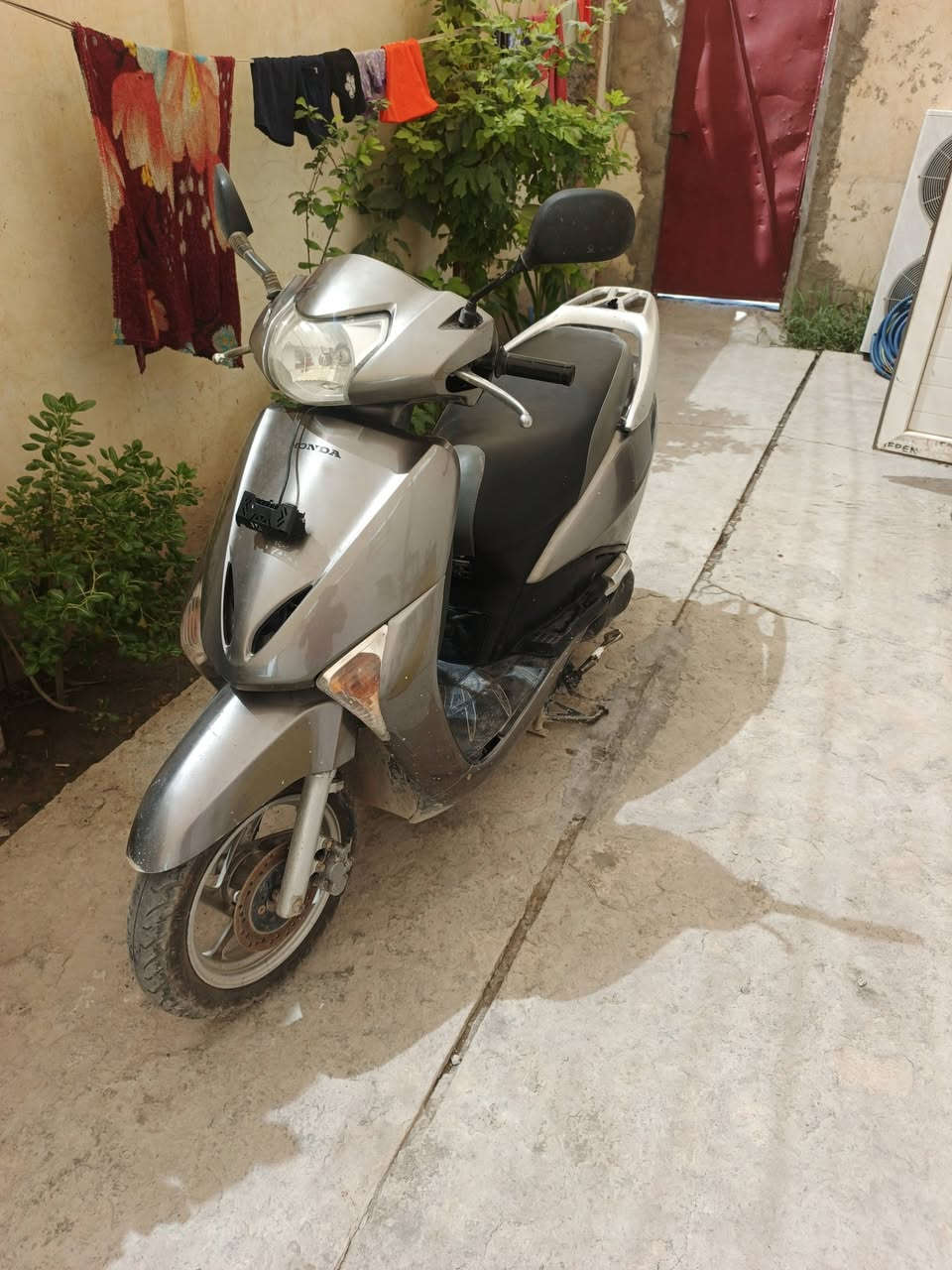 السلام عليكم ليدي حديث للبيع مفتوح مرة وحدة بس يخبل لاصوت لابخار لاصرف السعر 800 وبي مجال بسيط ***********
