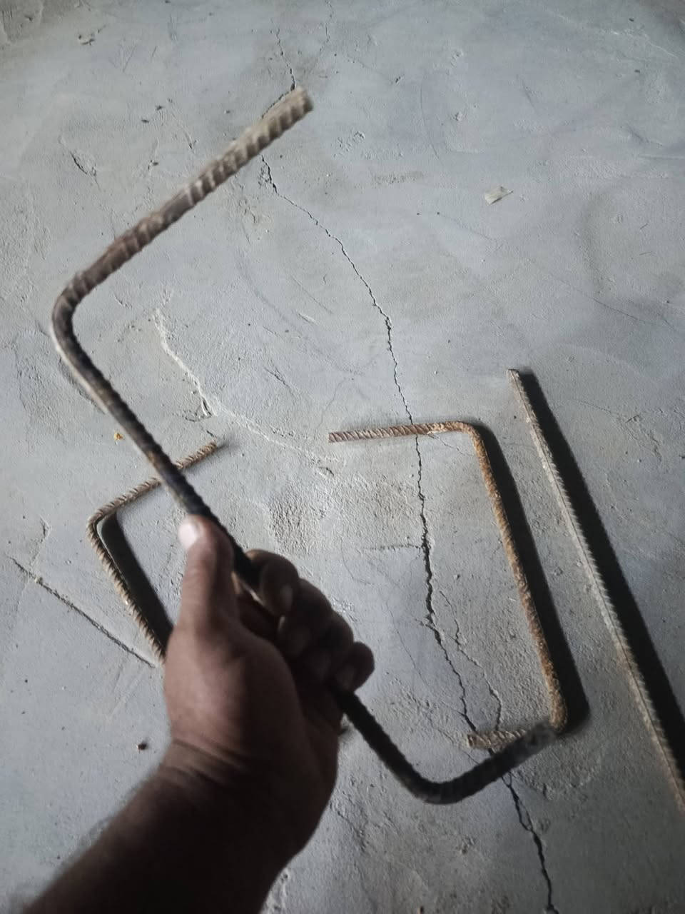شيش • أكثر من ١٠٠ • للبيع