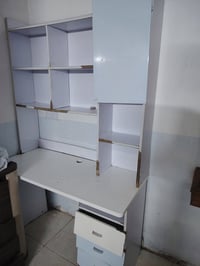 مكتبه للبيع السعر ب٢٥ الف 07827967447