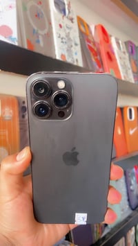 ايفون 📲 13 برو ماكس لون اسود  مميز  بطاريه 🔋88 ذاكره 256   نموذج M  مب...