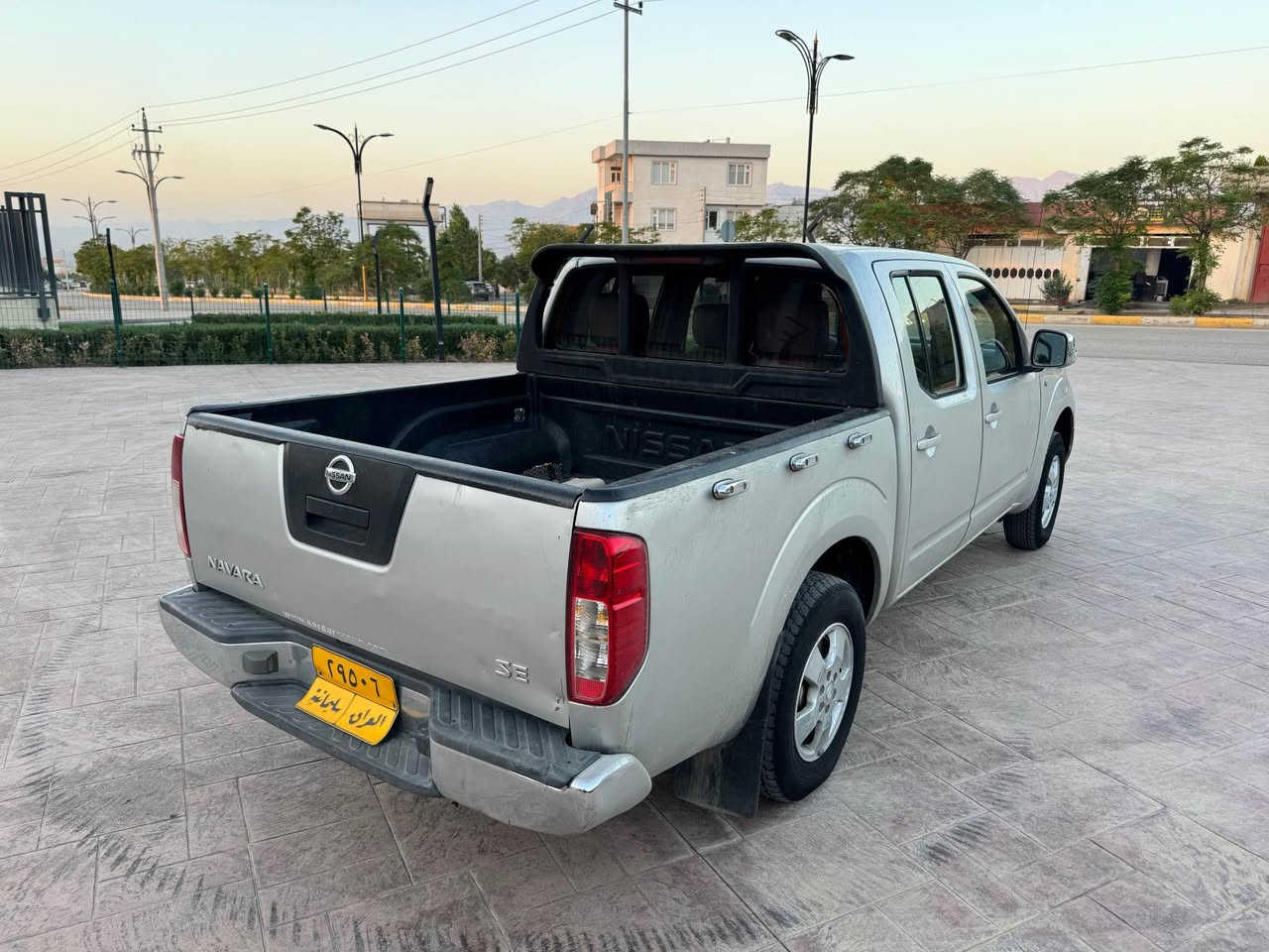 نيسان نافارا • ٢٠٠٩ • سند كامل