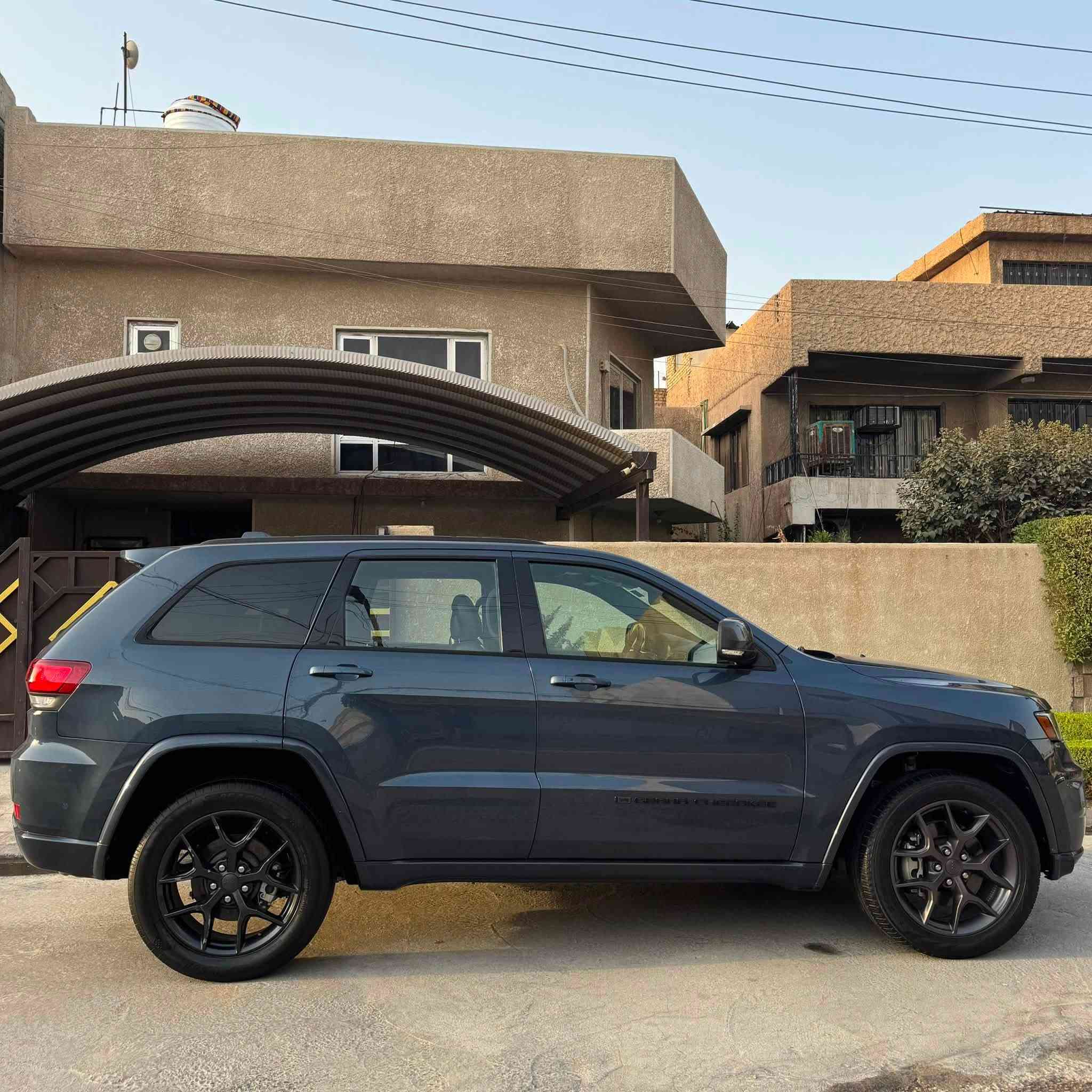 جيب 2021 80th
بيها تبديل جاملغ امامي نفس الون فقط
ماشية 34 الف مايل
فول ١/١  رادار امامي سلايد بصمة وباقي المواصفات
رقم الهاتف :***********
العنوان : بغداد - حي الجامعة
