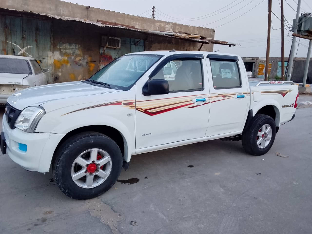 موديل ٢٠٠٥ • اوتماتيك • مزاد وزارة الداخلية