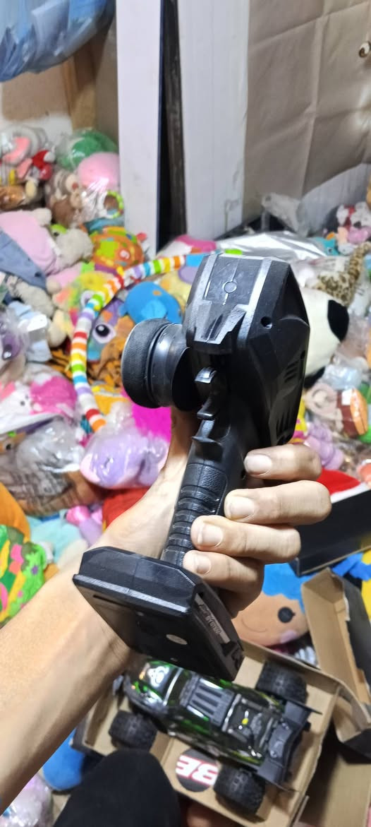 شوفلي هاي سياره جبليه مرتبه شكل حلو حجم كبير حديد وبلاستك 
سعره 70
متوفر توصيل 
***********

