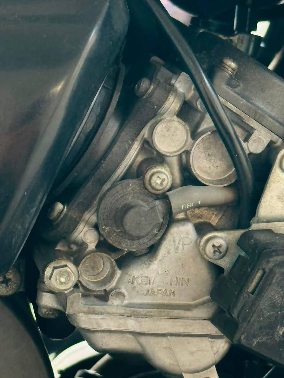 لسلام عليكم 
شباب اليوم جبتلكم cb400 موديل 2004
جيل ثاني هايبر 
حاويه شرط قبل شهرين نازله من لمعرض 
لمزاد مالته موجود 
ماشيه 11 الف حقيقي 
دراجه مزود عليهه من
كلجات رياضي + يدات رياضي + دبلات bm + صالنصه رياضي+ وصالنه كاتم مالت شركه 
دراجه من لمعرض عل بيت شرط كفاله عامه وراح نزل الكم صوره 
رجاءا لحد يكسر بحلال العالم واذا ما تعرف شنو الحاويه وشنو اسعارهن لا تحجي من يمك وتنطي سعر 
مكلف بل نشر رقم صاحب دراجه 
***********

سعر 20 وبي مجال
