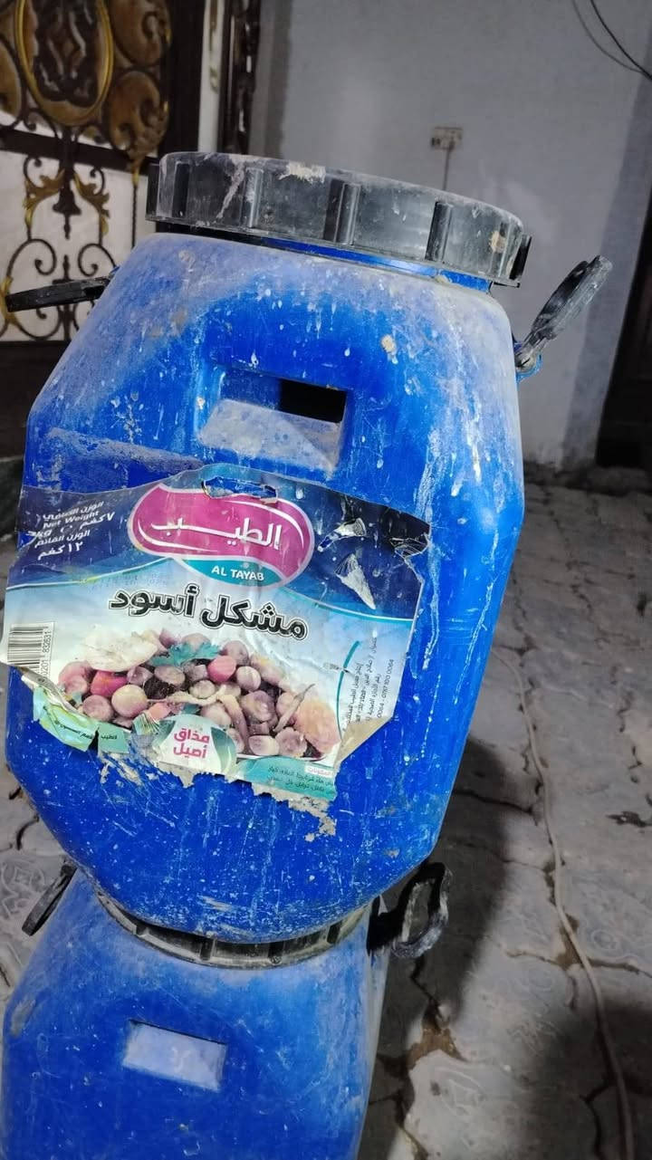 سلام عليكم يوجد صطل عدد 15 + دبات عدد 9 مال طرشي لبيع كل 3 ب 6 عنوان بابل سياحي دولاب ***********
