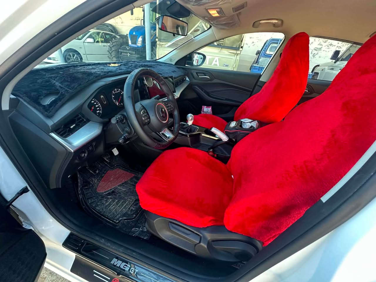 MG GT ger 3ade 2025
ئێم جی جیتی گێڕ عادی ٢٠٢٥

كامل جوانكاری بۆ كراوە
١٢ هەزار ڕۆشتووە بۆیاخ و سارد و چاڵی نیە

هەموو گیانی بەشەرت 
٩٩ گەڵا و مەجالێكی برایانە

(واتسەپ)  ***********
شوێن سلێمانی
