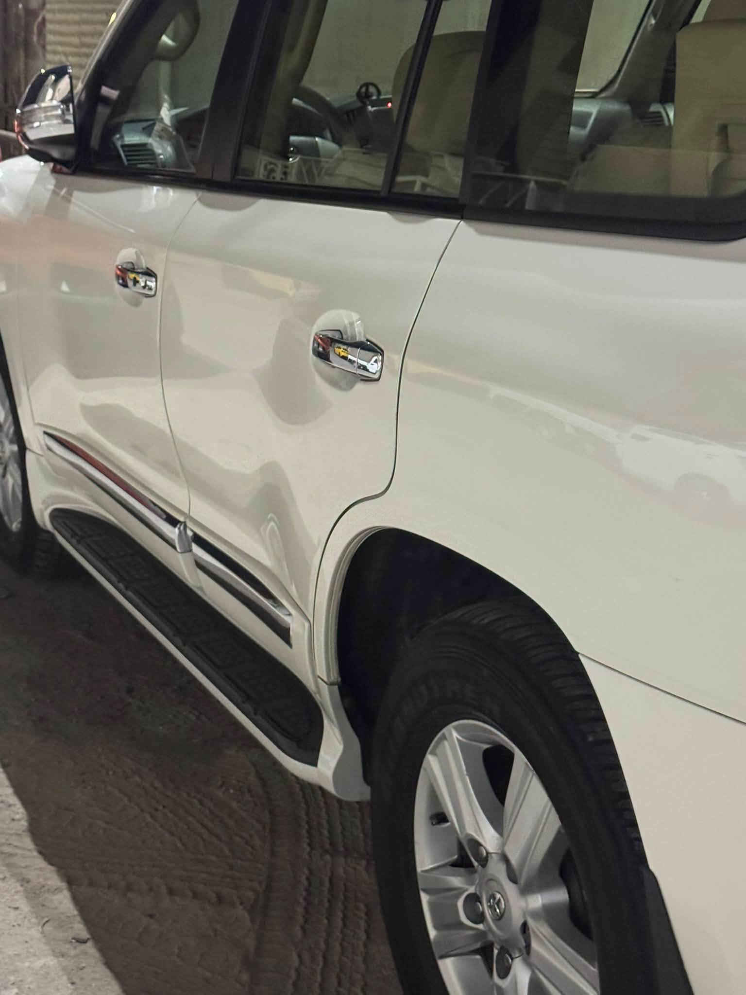 لاندكروزر • ٢٠١٤ • ماشيه ١١٠ الف