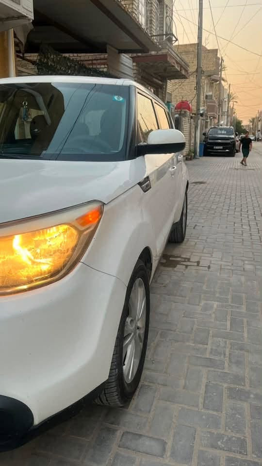 كيا صول موديل ٢٠١٥
🔹 محرك GDI محرك الفين2000
محرك و كير مكفولات و بحالة ممتازة
🔹 الممشى: 98 ألف مايل
🔹 شاشة كبيرة + كاميرا خلفية
🔹  سماعات Infinity ست سماعات 
6 Airbags 🔹
🔹 تايرات جديدة
🔹 صدر جديد
🔹 بطارية جديدة
🔹 تبريد شغال و ممتاز 

السعر: ٩٥ ورقة وبيها مجال
السيارة بغداد و باسمي تحويل ثاني يوم 
رقم الهاتف: ***********
للتواصل واتس اب فقط
