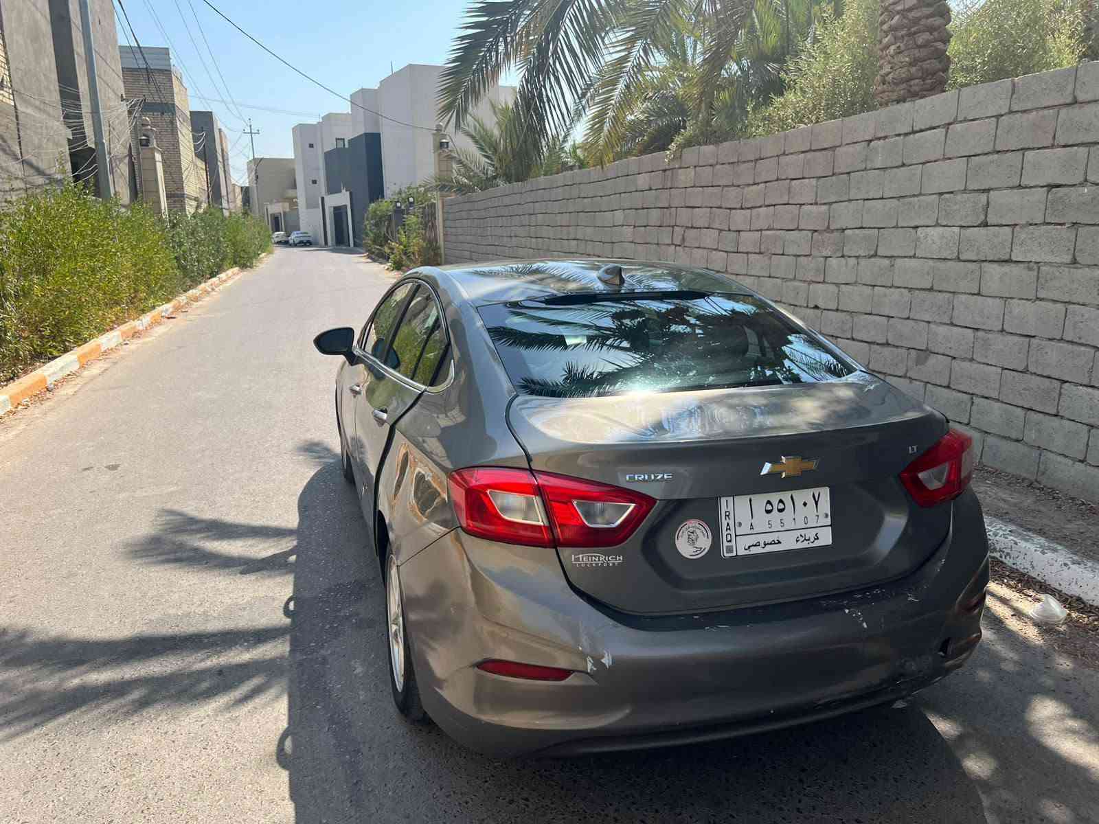 السلام عليكم كروز 2017 مواصفات LT معروفة اربع بصمات بصمة تشغيل وصندوك تحكمات ستيرن 4 جهات مكينة جديدة بعدها بالضمان تدفئة تبريد تدفئة كشنات امامية شاشة عطلات كامرة دوارة   بيها طخات وصبغ ابيعك حزام سعرها 70 مكانها بغداد ***********
