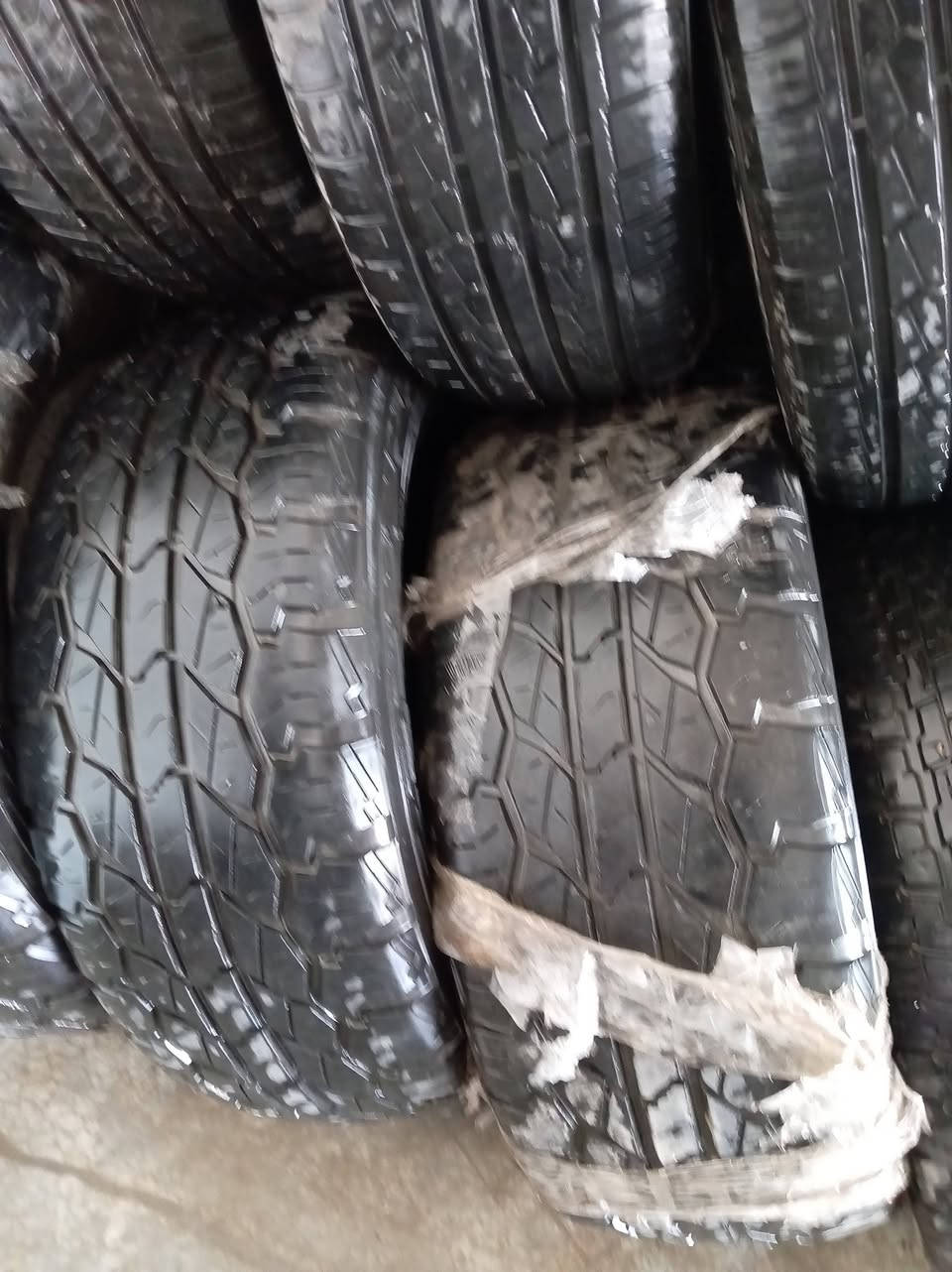تايرات باله اصلي اسعار جمله وكل القياسات موجوده راسلني على الواتساب وتدلل ***********
عنوانه فلكة حي النصر مقابيل مطعم عبلي
