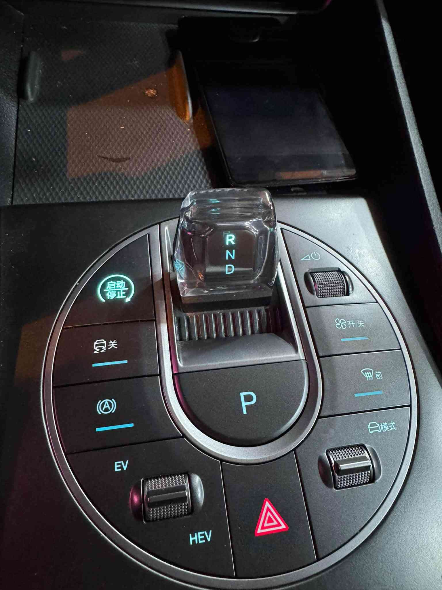 ***********
BYD 05 سيل
سويج و كارت 
داخل كريمي
بصمه
بريك اوتو
ماشيه ٢٩ الف كيلو
مكان دهوك
سعر ١٣٦ ورقه فقط 
سياره بدون سبخ و بدون تعديل
