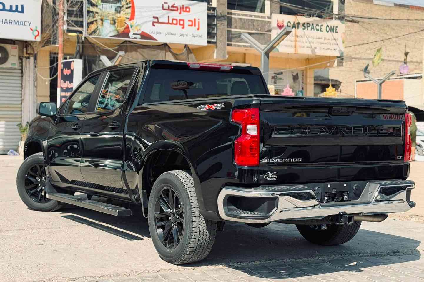 سلام عليكم
شفروليه سلفرادو 4X4 2024 LT-L

( باب خلفي طويل بدي قصير المرغوب حجم 1500 )

الضرر : بدون صبغ بسيط جداً دعامية فقط 
موضح بالصور مع رقم الشاصي 

المواصفات : 
1 : دشبول تاهو ديجتل 
2 : شاشه كبيرة الشكل الجديد
3 : داخل جلد جوزي غامق + تدفئة مقاعد
4 : كار بلي شاشه لا سلكي مع اندرويد اوتو
5 : تبريد منفصل مناخين + قطعتين تبريد
6 : اربع انظمة قيادة 
7 : هاند بديك بصمه 
8 : بصمة مع تشغيل عن بعد 
9 : جنطة هايدورك كهرباء 
10 : لايت ليد مع زينون ديناميكي + كشاف ضباب
11 : رادار امامي تحديد مسار 
12 : بلوجكتر ليد خلفي
13 : ستوب ستارت اطفاء ذاتي
14 : تحكم ستيرن اربع جهات مع تدفئة مقود 
15 : محرك 2.700 تون تيربو المرغوب 

عداد المسافة : -17000 ميل فقط 

السعر 28.700 $ بيه مجال بسيط جداً ( بدون رقم )
ملاحظة : السياره بدون قطرة صبغ ايرباك بردة مع دركة 
راجع سستم

للاستفسار الاتصال على 
***********
