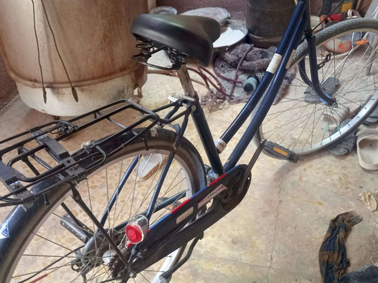 السلام عليكم  باسكل بطة حجم 26للبيع الباسكل نضيف مع غراضة سعرى 65وبي مجال حك الجية مكان كربلاء الحر للتواصل ***********
