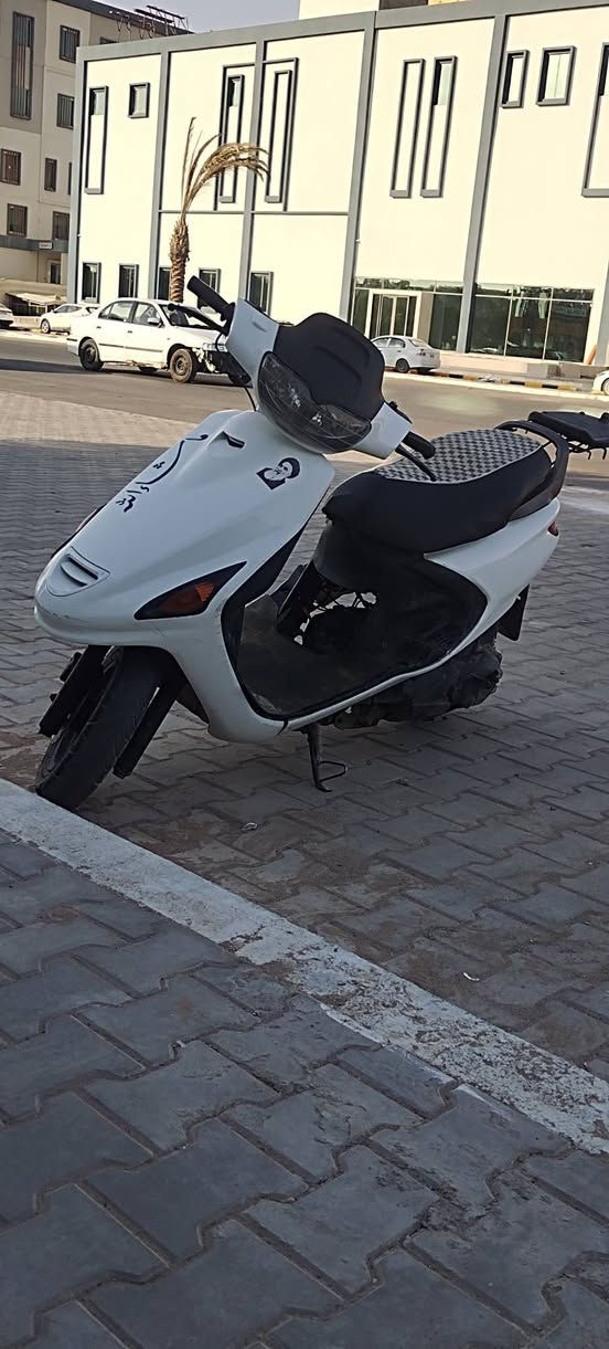 دراجه فراشه فحل ل بيع كلها شغاله
بيها بخار السعر 400وبيها مجال
مكاني نجف حي الميلاد
***********
