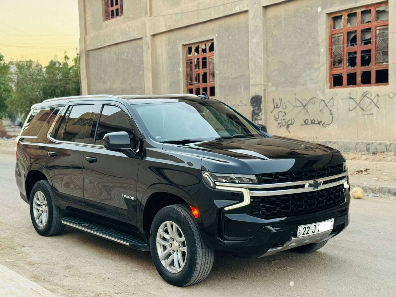 السلام عليكم تاهو  2023  خليجي مضلل بالسنوية فئة LS وكاله المنصور  علامة سوداء مكفولة كفالة حتى الدعاميات 
اصبعين PDR فقط بلجاملغ الخلفي كفاله من الفتح
رقم شمالي اربيل انكليزي محرك 8 سلندر 5300
المواصفات 
 • بصمة تشغيل وأبواب تشغيل عند بعد
 •مقعد السائق قابل للتعديل كهربائيًا بـ8 وضعيات.
• مقعد الراكب الأمامي قابل للتعديل 
• صف ثاني قابل للطي بنسبة 60/40.
• صف ثالث قابل للطي بالكامل لتوسيع مساحة التخزين الخلفية
• نظام دخول ذكي بدون مفتاح (Keyless Entry)
• إضاءة داخلية LED
• دعم Apple CarPlay وAndroid Auto (لاسلكي)
• كاميرا رؤية خلفية عالية الدقة
•اوتو هولد
•كشنات كهرباء
•رادرات اماميه وخلفية وجانبية
• تنبيه الاصطدام الأمامي.
• فرملة طوارئ تلقائية.
• نظام الحفاظ على المسار.
• مساعد التوجيه.
• إنذار المشاة الأمامي.
• مساعد الإضاءة العالية التلقائي.
• كاميرا خلفية.
• حساسات ركن خلفية.
• نظام StabiliTrak للتحكم الإلكتروني بالثبات
السياره جديده جدا بمعنى الكلمه على وضع الشركه 
مابيها اي نقص السعر 415 
للاستفسار ‏*********** حلة, بابل
