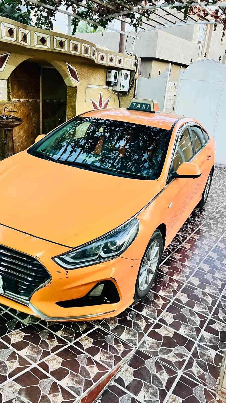 🚘 سوناتا 2020 برتقاليه – تكسي كوري بلادي
🔸 الضربة بالبنيد فقط
🔸 البنيد مبدل
🔸 العداد واقف من يوم أخذتها
🔸 المحرك والكير خير من الله، شغل ممتاز
🔸 السيارة حلوة ومريحة بالشارع
🔸 السياره موجوده للفحص

📍 اللي جاد بالشراء يتفضل يشوف السيارة ويفحصها بنفسه.

💰 السعر: 135
*********** واتساب
