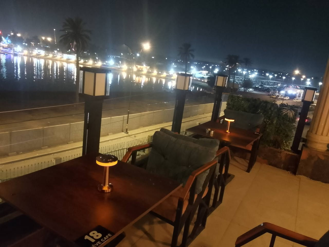 RÊVE CAFÉ • أجواء ليلية • باب الجزيرة