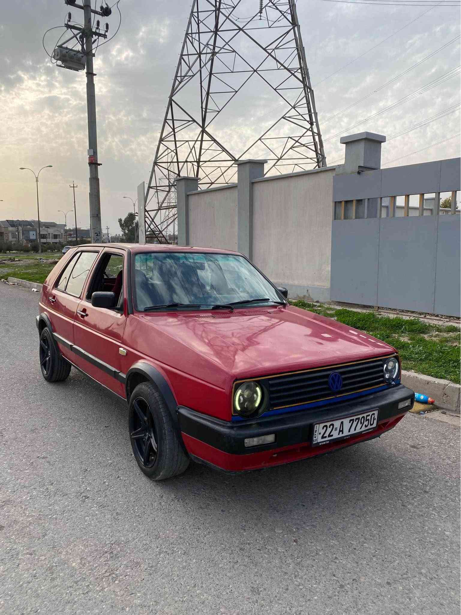 Slaw 
كولف 1990 مةكينه جوار بستن كير عادي 
سيارةكة زور خةوينه سبوغ عامه بو جواني 
سيارةكة زور جوانه و سبورته سعري 33مجالى كةم 

كولف موديل ١٩٩٠ مكينه اربع سلندر كير عادي بلادي 
سيارة كلش حلوه ورياضيه سعر 33 مجال قليل 
*********** أربيل, العراق
