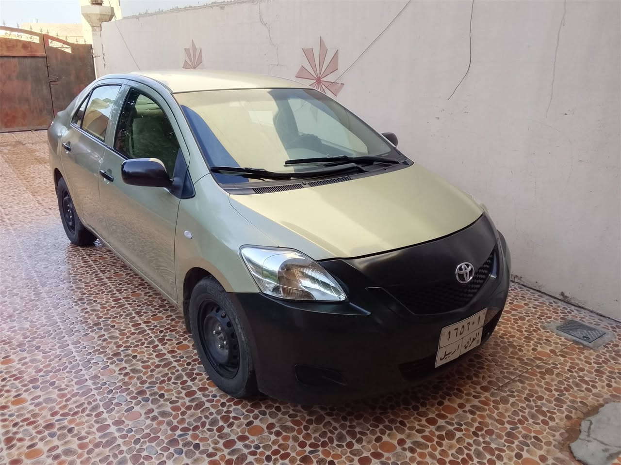 يارس موديل 2008 بدون ضرر فقط صبغ عام للجمالية كير محرك مابي عيب تبريد شغال  بيها بطاقة البانزين سيارة بسمي سنوية منتهية 

مكان كركوك
 
***********
