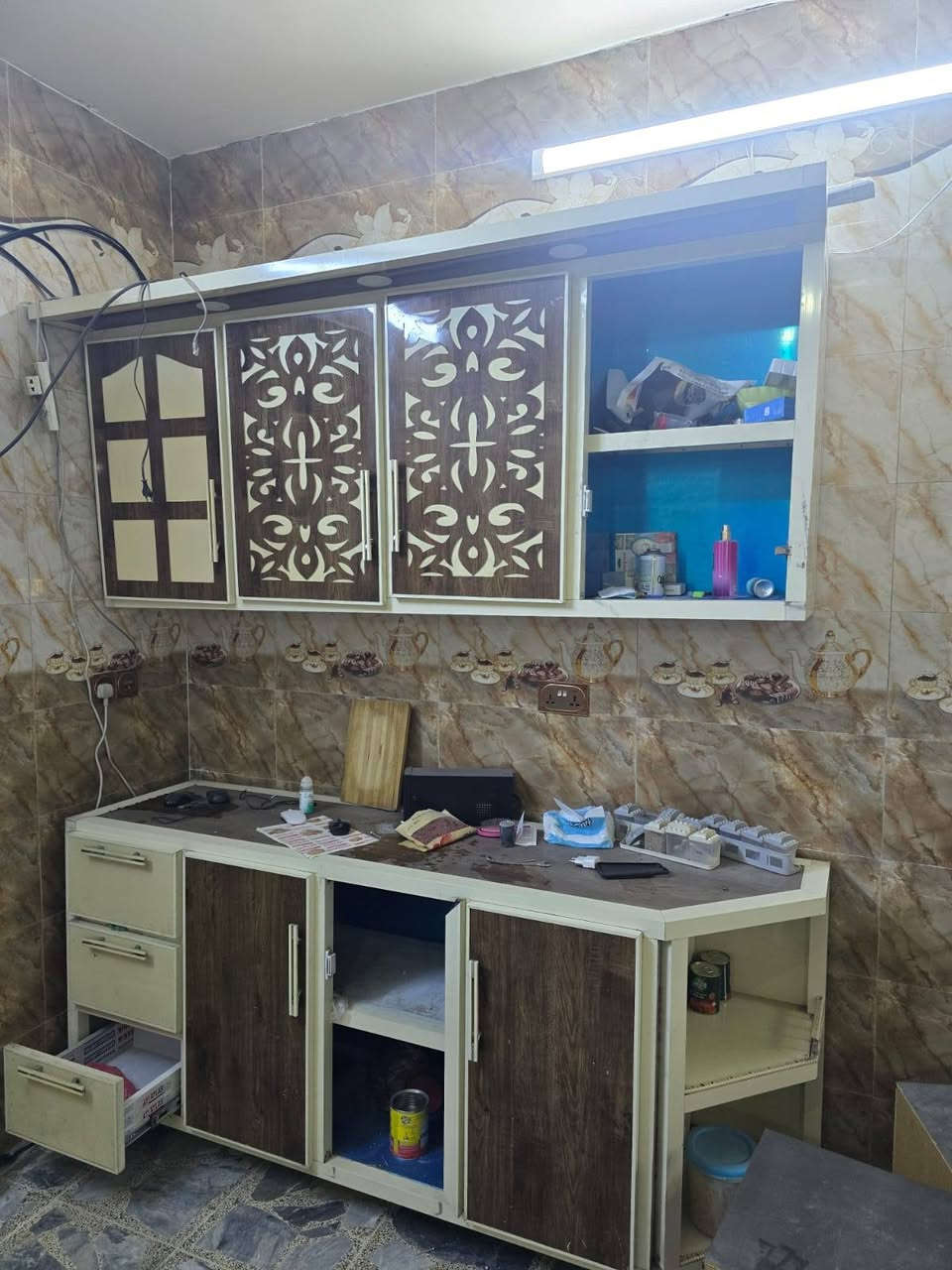 غرفة نوم • قنفات • ميز طعام