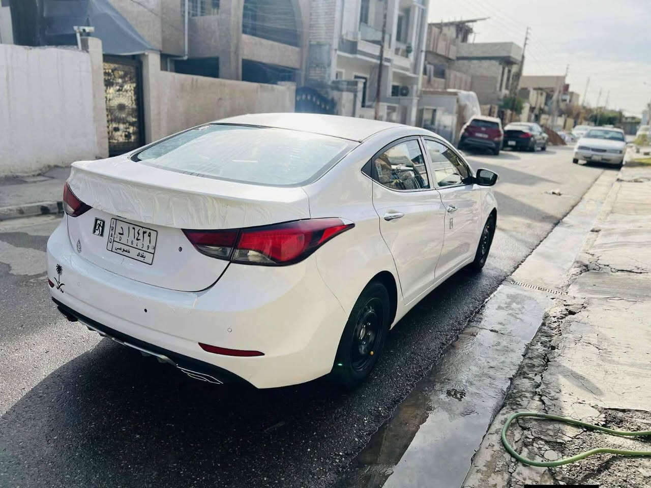 الانترا خليجي ٢٠١٦ مفوله عده البصمه مال الشركه العامه للسيارات معروفه مواصفاتها 
كير محرك مكفول 
درايم شفت ضعيف 
تخم تاير
باتري جديد
تبريد ثلج قطعتين
مكاني بغداد حي العامل 
ظربتها والسونر موجود بالنشر وكلشي واضح السياره بسمي
السعر ١١و نص قفل مابيه كل مجال
يعني شده و ١٥ ورقه والله ابيع عندي ظرف ومستعجل السعر مابيه كل مجال وكلشي واظح بالسونار مامتواج على النت
***********وات 
***********
ملاحظه عليها غرامه ١٠ اوراق 
يعني الي يشتري يكطعهن من السعر 
يعني ينطيني شده وخمس اوراق
السياره جاهزه كل نقص مابيها وين متريد افحص واطلع كلشي واضح الي يتصل اترجاك لاتسأني على شي كلشي كاتبه بالمنشور واي شي خلاف كلامي اني مسؤول عنه تحياتي للجميع
