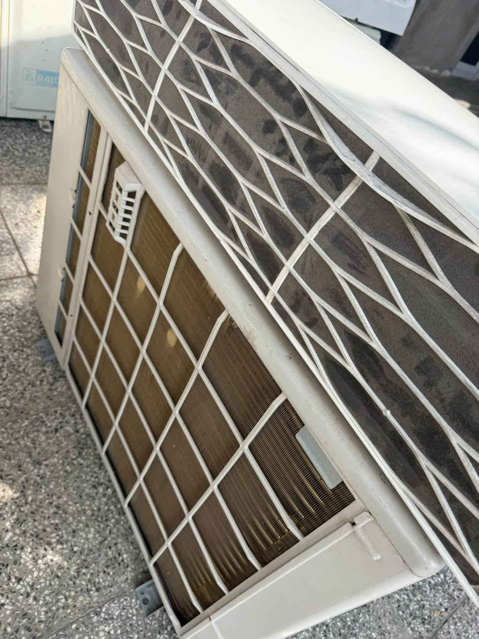 LG • ٢طن انفيرتر • تحويل ذاتي