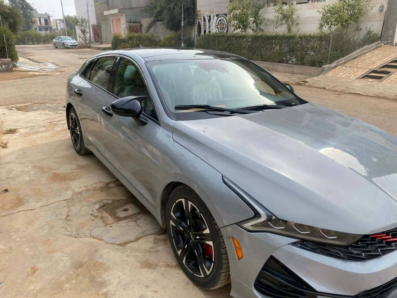 السلام عليكم K5 gt line موديل 22 وارد امريكي حادثه بنيد بيه بدايه الشاصي الأيمن تعديل بسيط وطخه بالبيبان ومصبوغات بدون تبديل ليبل واحد سوناره مرافق بالمنشور
كير مكينه حداديه تبريد بدون نقص 
رقم بغداد معوقين باقيله 9 اشهر وتصير حره وكاله عامه مطلقه ام الباركود عندي
مكاني حله / مركز المدينه الشراي يتصل 
*********** حلة, بابل
