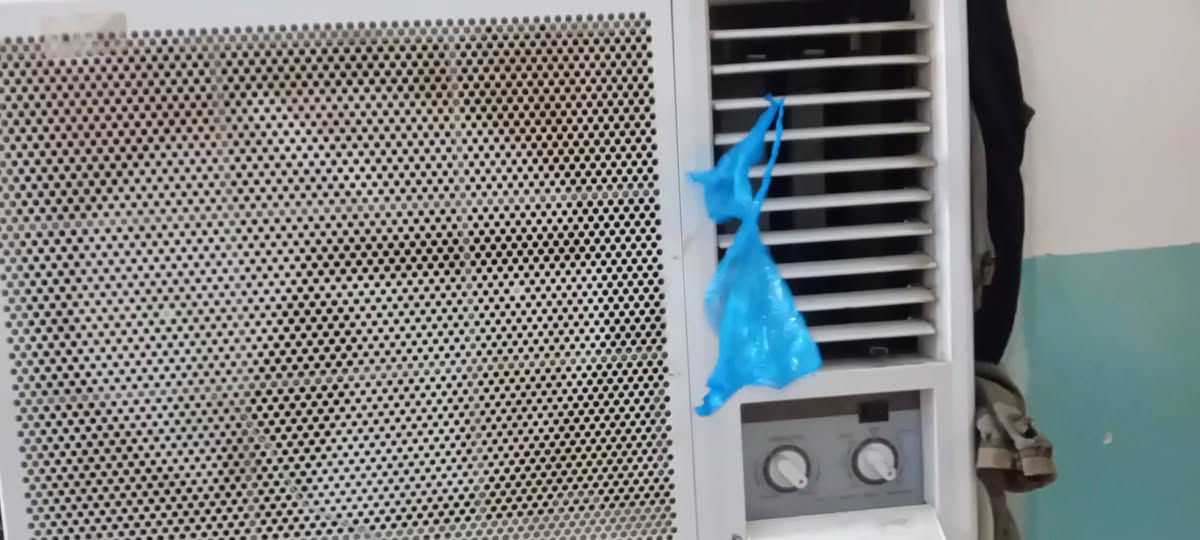 السلام عليكم مكيف لبيع نضيف ارقم الهاتف ***********
