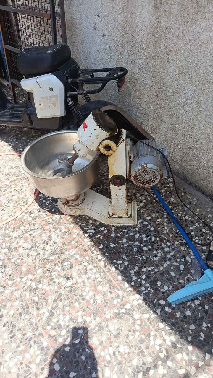 للبيع مكانهن الثعالبة بالسوق 
***********
