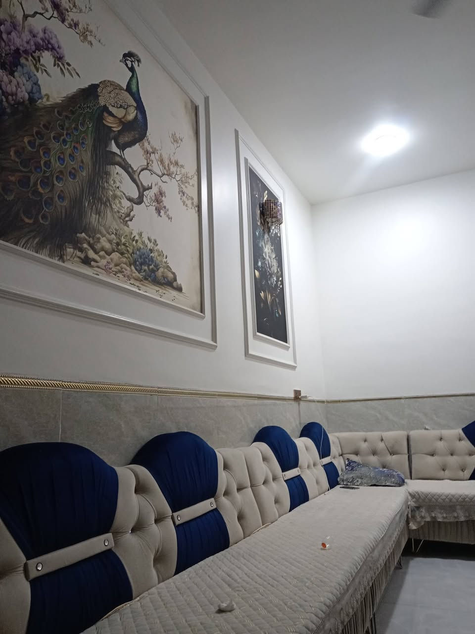 سلام عليكم بيت للبيع 150متر.طابقين جاهز للسكن مكان حله شارع 80 حي الأمين.الثاني.سند.٢٥. للتواصل ***********@اربع.غرف.مع.صاله.وهول.ومطبغ.مناور٢.
مع صحياة. وطارمه. علما السند بااسمي بناء حديث. كامل مابيه اي نقص
