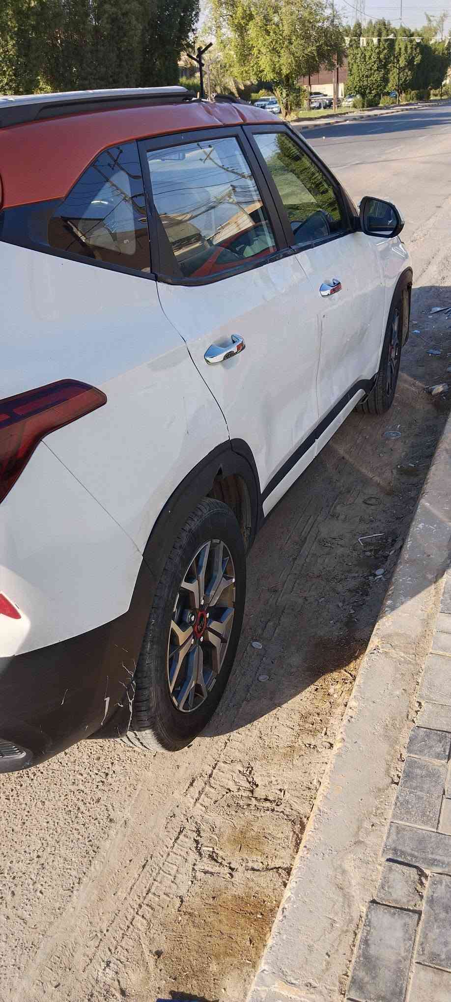 كيا سليتوز للبيع خليجي موديل ٢٠٢١
اتعرضت لحادث سقوط طابوق 
سياره جاهزة مابيه اي شيء
مكينه وكير وتبريد وصدر شرط
بسمي هزه جديد سعره ١٠٥
مكاني بغداد الغزالية 
للاستفسار ***********
