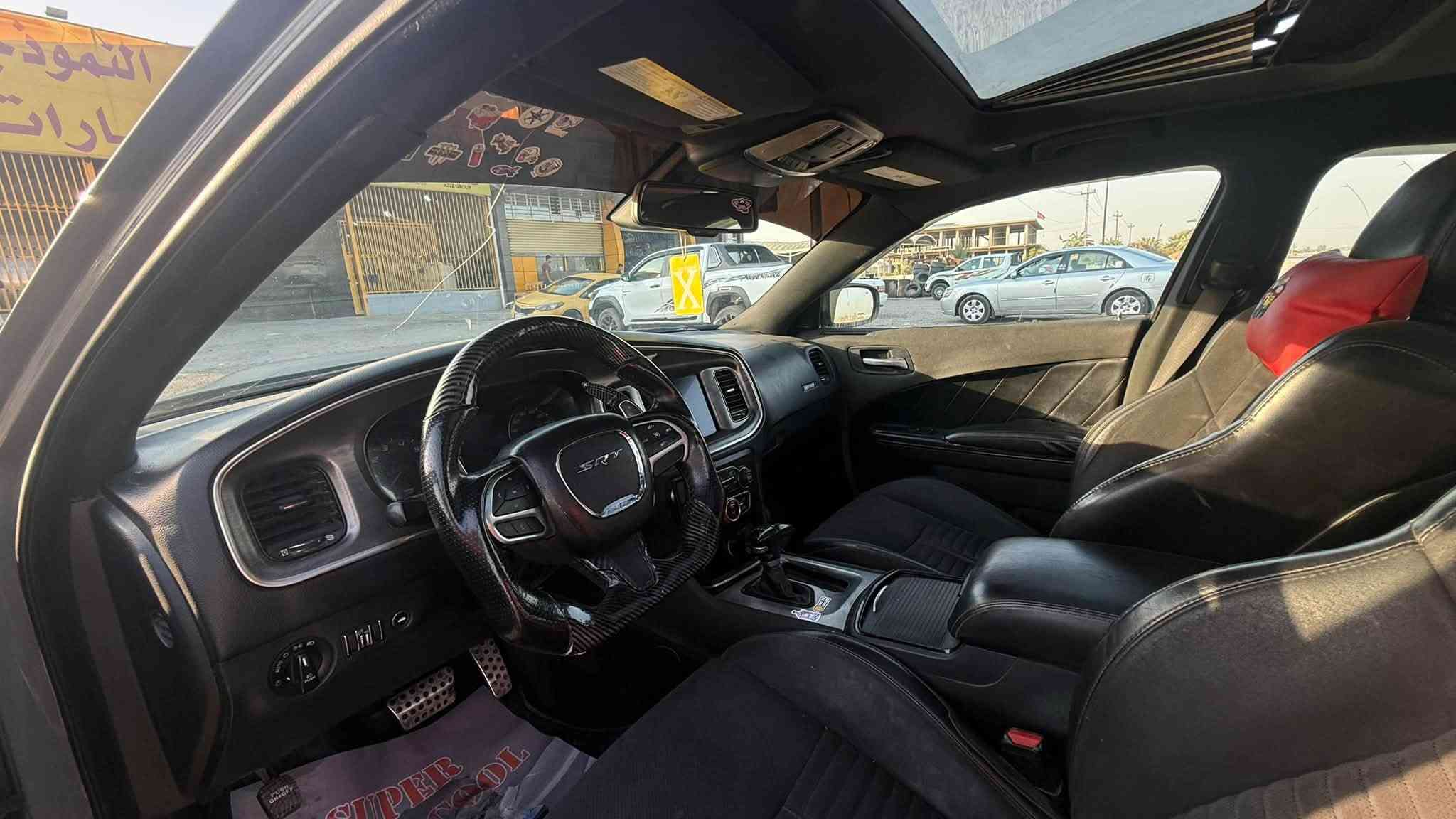 السلام عليكم دوج جارجر 2018 دايتونا محرك V8 6400 
فول مواصفات 1/1 
هزة جديدة كبل تحول 
حدادية جديدة 

بيها صبغ 4  ونص ابيع حزام  
جكات S3 
دركة هليكات 
ستريس بار 
جهاز لهب 
وبعد هواي اضافات 
تخم تاير وويل جديد 
ليدات زرع متغير بتلفون 
سياره مصروف عليها ومابيها كل نقص 
السعر 177 ومجال بسيط كلش
عنوان ديالى بعقوبة ***********

* ملاحظة رابط الحادث راسلني ادزه خاص
