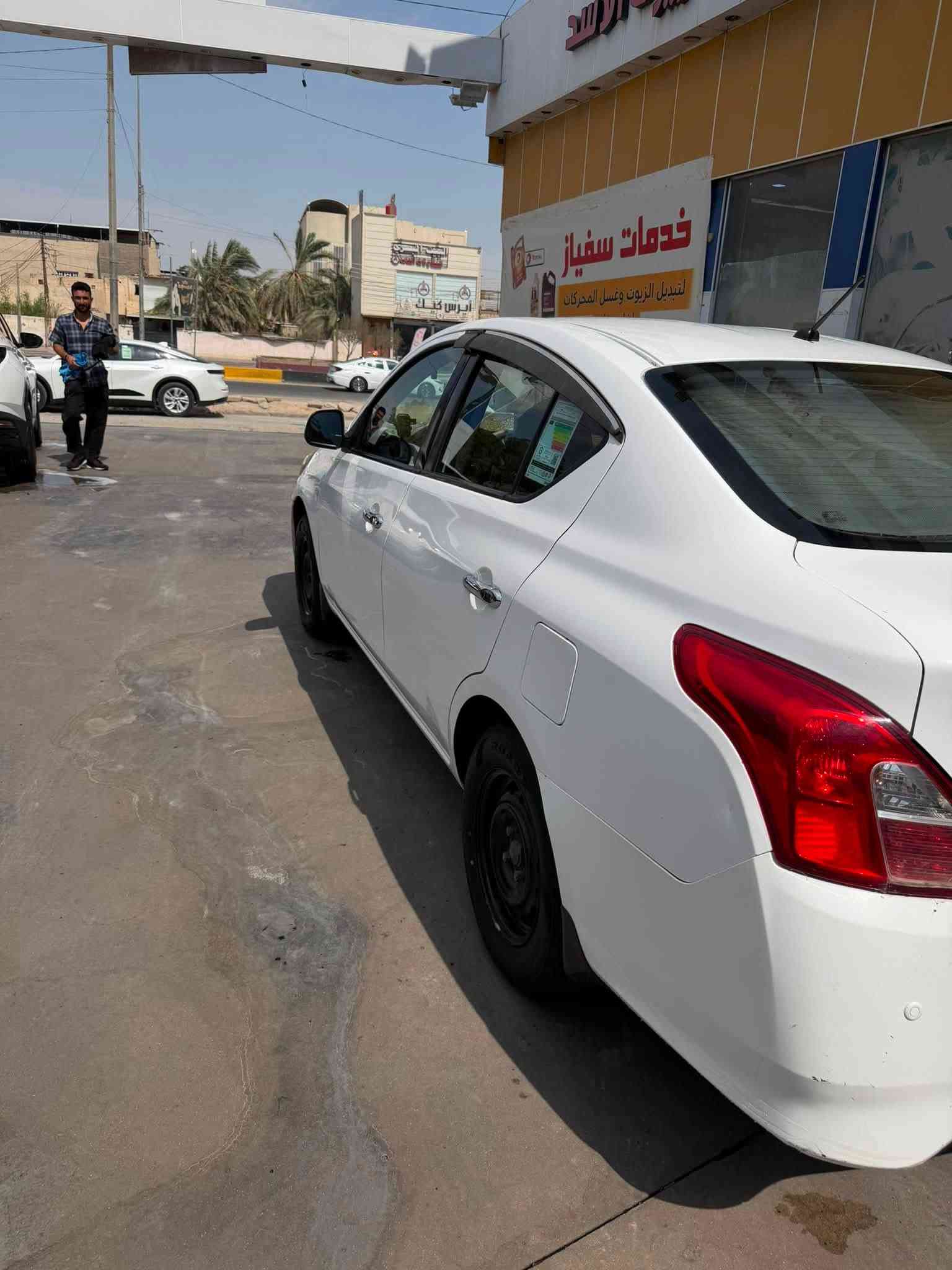 السلام عليكم نيسان سني هندي  بليتة زركة 2020 السيارة نظيفة كلش بدون قطرة صبغ فقط بارد  مصلح وغير مصلح وكما موضح بالصور كير مكينة  تبريد صدر كفالة ع وضعيه الشركة برغي ما مبدل بيها ماشية 108 الف رقم اربيل سنوية منتهيه سبير جديد ممستخدم مابيهة اي نقص رايدهة ب100 ورقه وبيه مجال بعد المعاينة *********** مكاني البصرة

نص مكتوب في الصور:
- بارد
