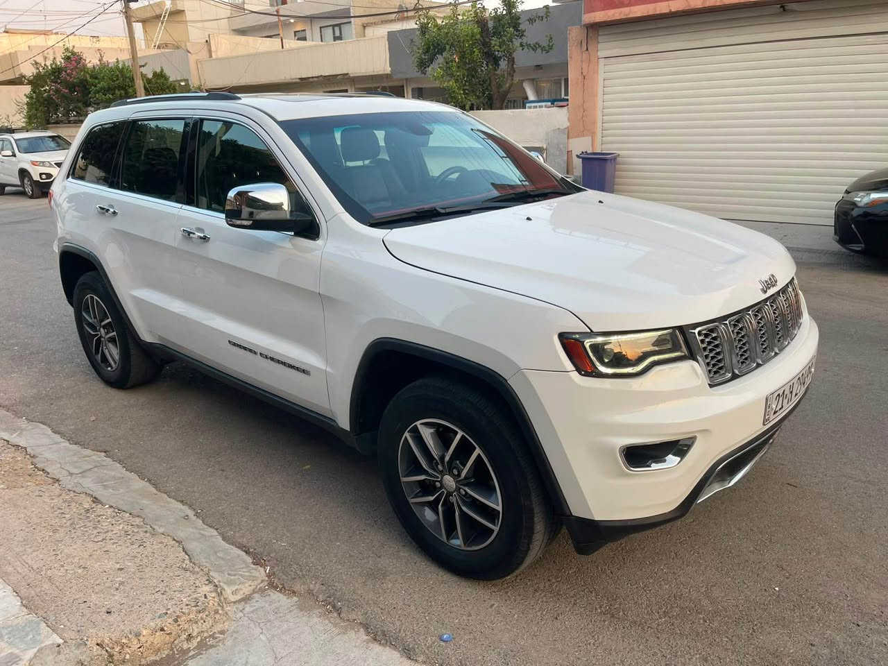 جێب لاریدۆ / مواسەفات / لیمیتد دەبڵ ئەکسل - سڵاید - کوشن جلد - درگا جەگ - شاشەگەورە - سەنەوی تازەیە / تەنها بۆنیت بۆیاخە + پەڵەیەک چاملغ بۆیاخە / مۆدێل 2017  /*********** السليمانية, العراق
