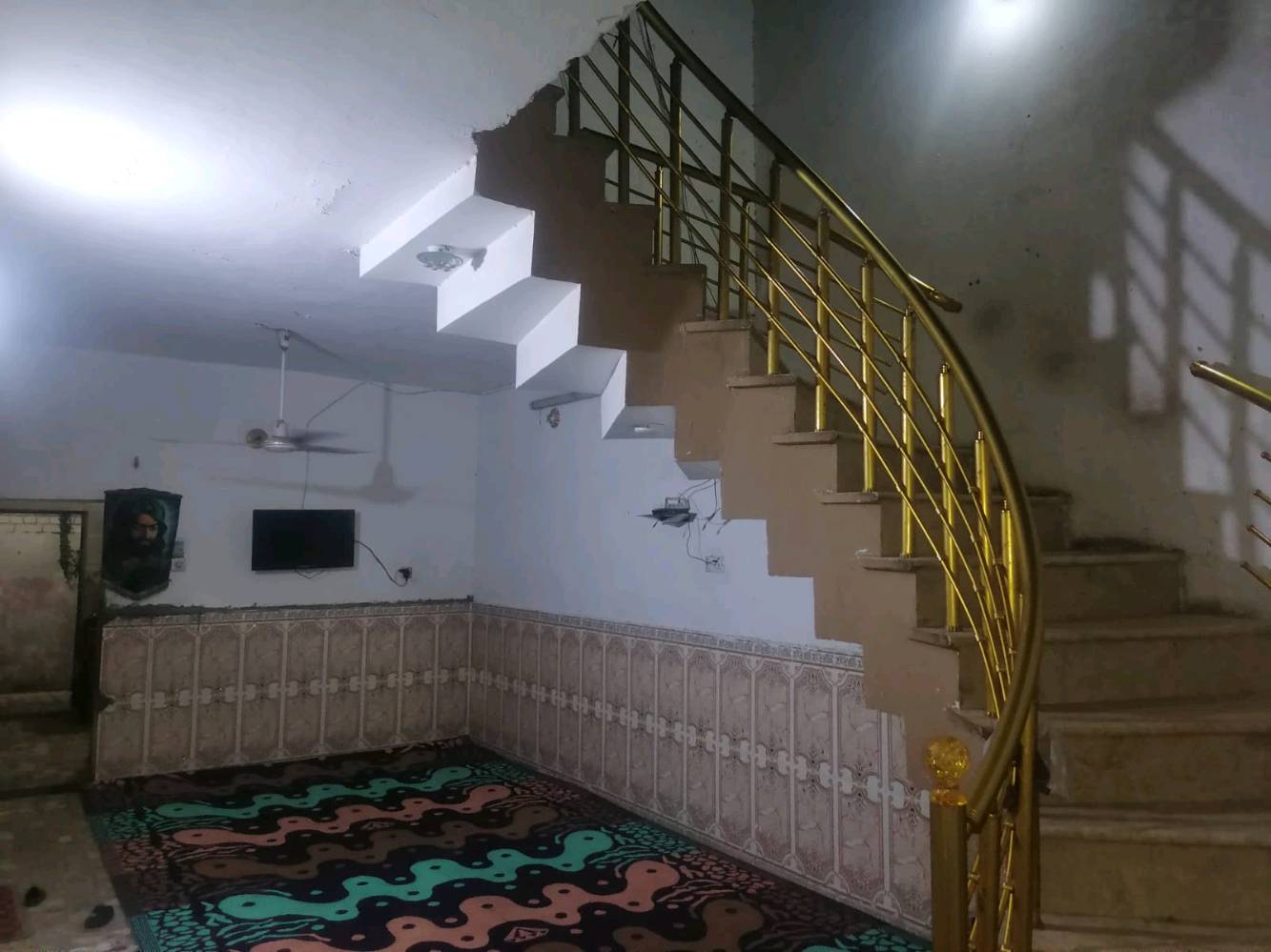 مدينة الصدر الاوفلي • ٢٠٠م • ٦غرف نوم