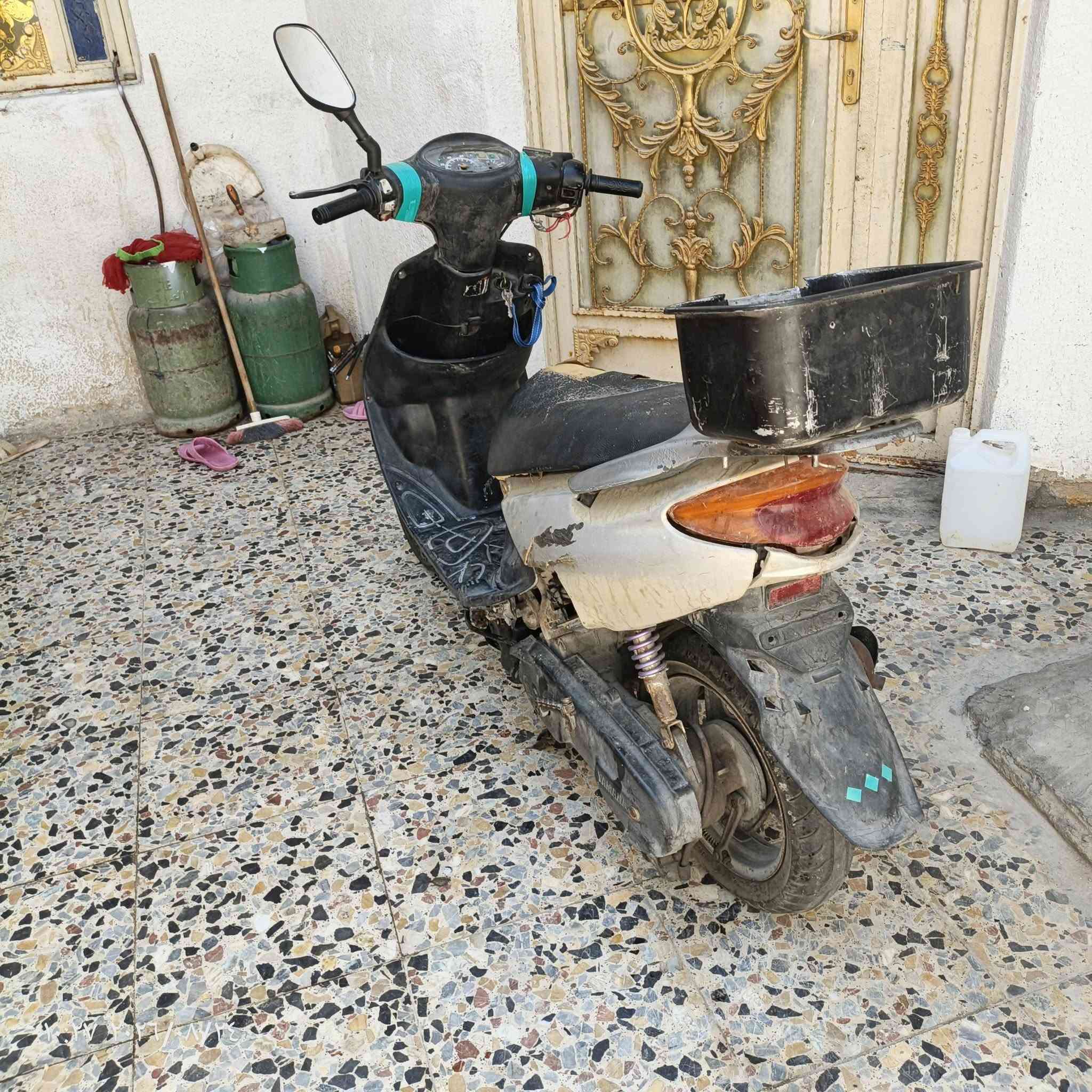 سلام عليكم دراجه اكزز للبيع 
هندر واحد ما ناقصهه شي بس ترتيب 
مكاني بصره سعر 120 الف 
رقم تواصل *********** واتساب فقط 🌹
