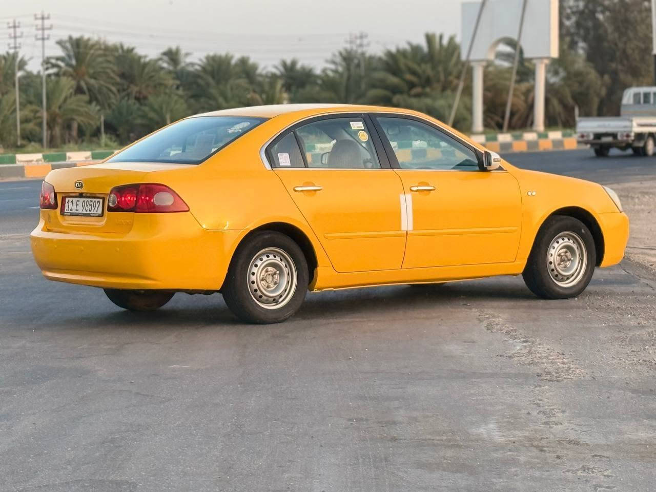 السلام عليكم. . كيه أوبتيما 2009 شكل 2008 لوتز رقم بغداد الدولي تحويل مباشر مصفره هيئه وغرامات وخط وبحث مكفوله من الضربه والتبديل والعيب الشرعي سياره جاهزه مكينه كير وحداديه تخم تاير كهربائيات كلها شغاله محرك تبريد ثلج صبغه جديده  محرك 2000 دوش.السعر ٩٢ وبيها مجال مكاني الناصريه مركز للأستفسار لأتصال رجائاً بس الشراي يتصل .. ***********
