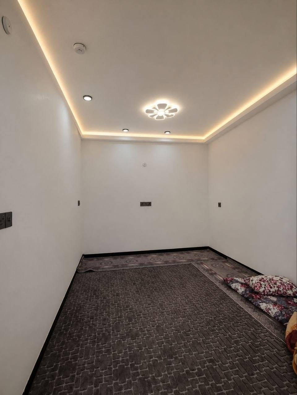 بيت 160 متر زراعي بالاسكان الصناعي النزله الرابعه
البناء طابوك كونكريت صب شغل حديث ودرجه اولى
البناء // طارمه كبيره وحديقه استقبال وصاله وغرفتين نوم ومطبخ وصحيات داخليه وخارجيه ومنور
السعر عليك اتصال أو مراسله واتساب ***********
