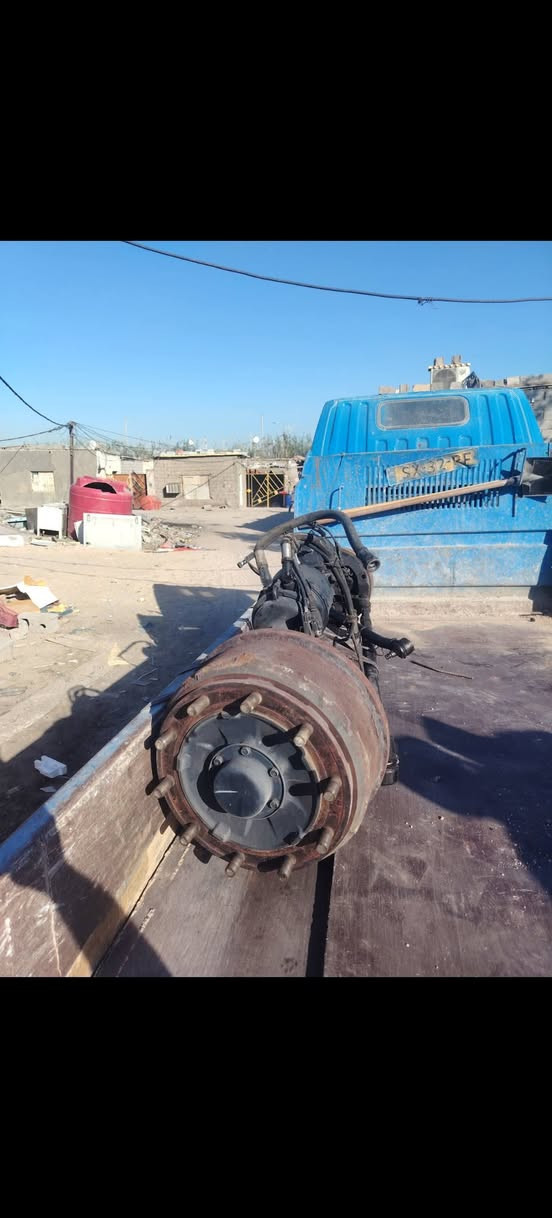 دنكير 10 برقي مال هينو حجم 700 اماراتي ما مشتغل بل عراق اجه بحاويه جديد كارتون هوه او وركات عدد 4 مفرد برباطاته كامل  قياس تايره 22او نص مكاني بل بصره 10 برقي ***********
