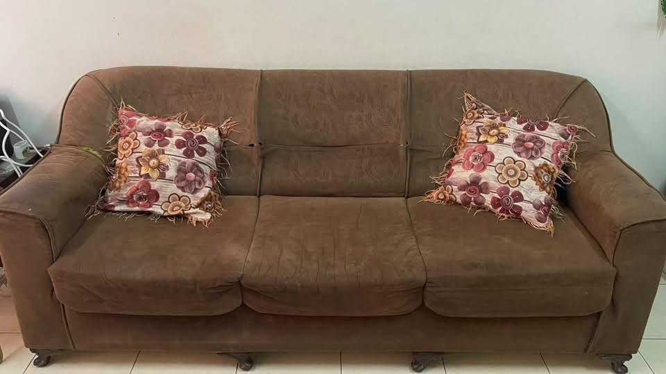 مستعجل على البيع
تخم 7 مقاعد  150 الف وبي مجال 

ميز حوض اسماك مع كامل ملحقات وجديد 
70 الف وبي مجال
*********** واتساب
