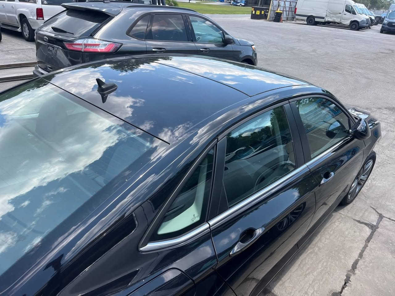 جيتا 2024 فول بانوراما 
سعر 125 بدون تصليح 
وصول جديد 
ماشي 45 الف 
رقم شاصي  3VW7M7BU3RM003557
مكان السياره عقرة
للأسفسار الرجاء اتصال او مراسلة الواتس اب
***********

جيتا 2024 فول بانوراما 
سعر 125 بئ جاكرن أربيل, العراق
