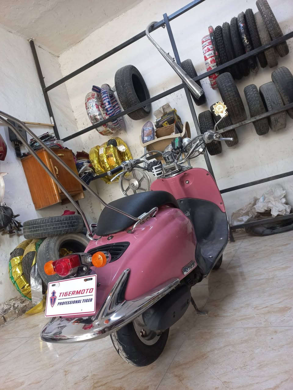 السلام عليكم دراجه هوندا جوكر كلاسك  للبيع حلوه ونضيفه مكفوله ما مفتوح برغي بيه مكينه ناعمه العنوان الديوانية قضاء الشاميه ***********  السعر مليون و150وبيه مجال
